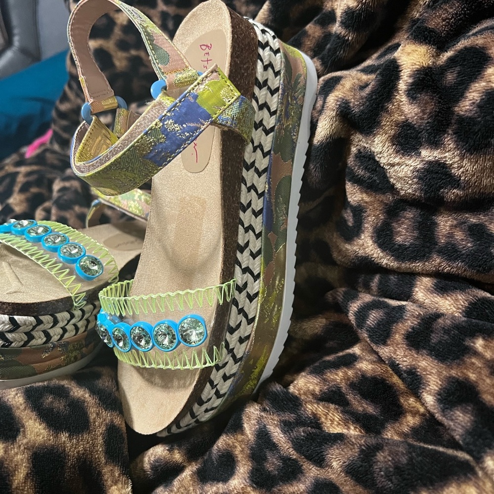 Wedges - Picture 7 of 7